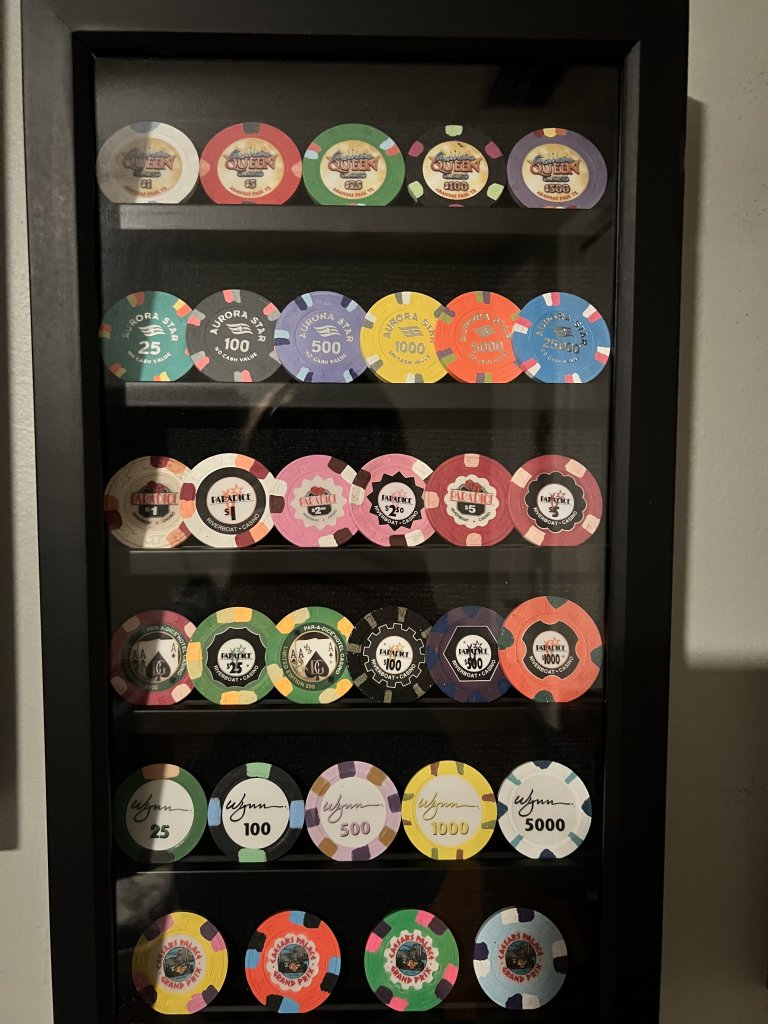 SOLD - 1981 Caesar's Palace Grand Prix Sample Set | Poker Chip Forum