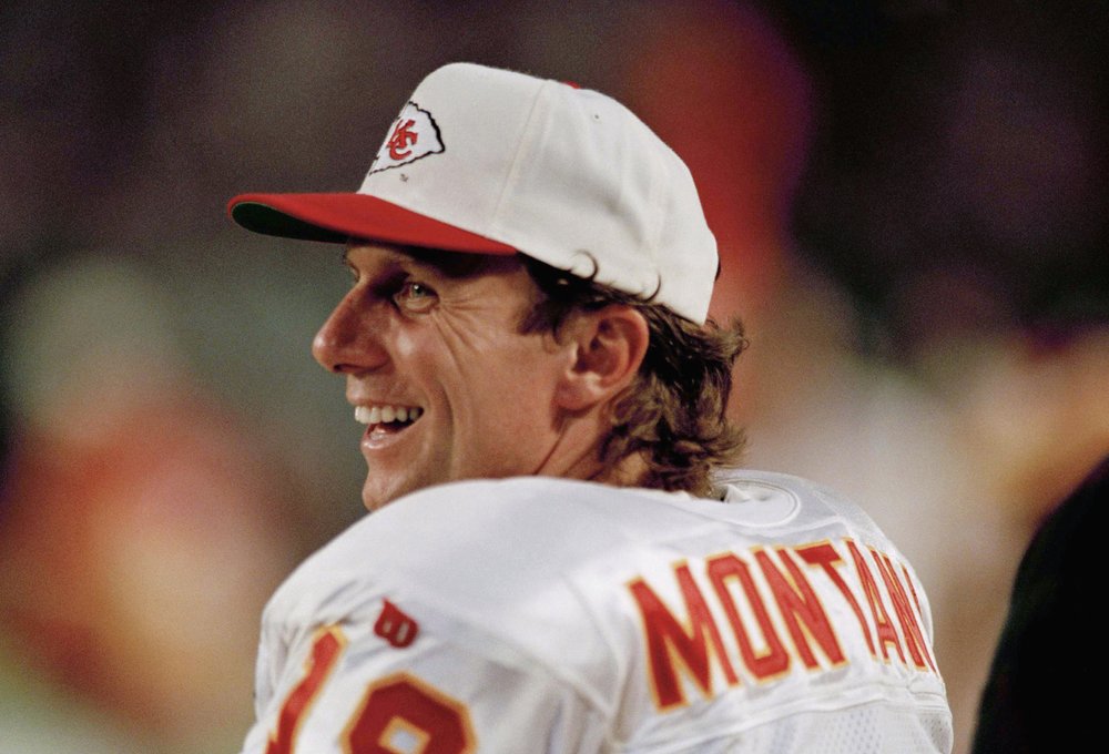 A.-JOE-MONTANA-IN-THE-CHIEFS.jpeg