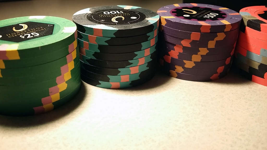 horseshoe-cleveland-poker-chips-stacks2.jpg