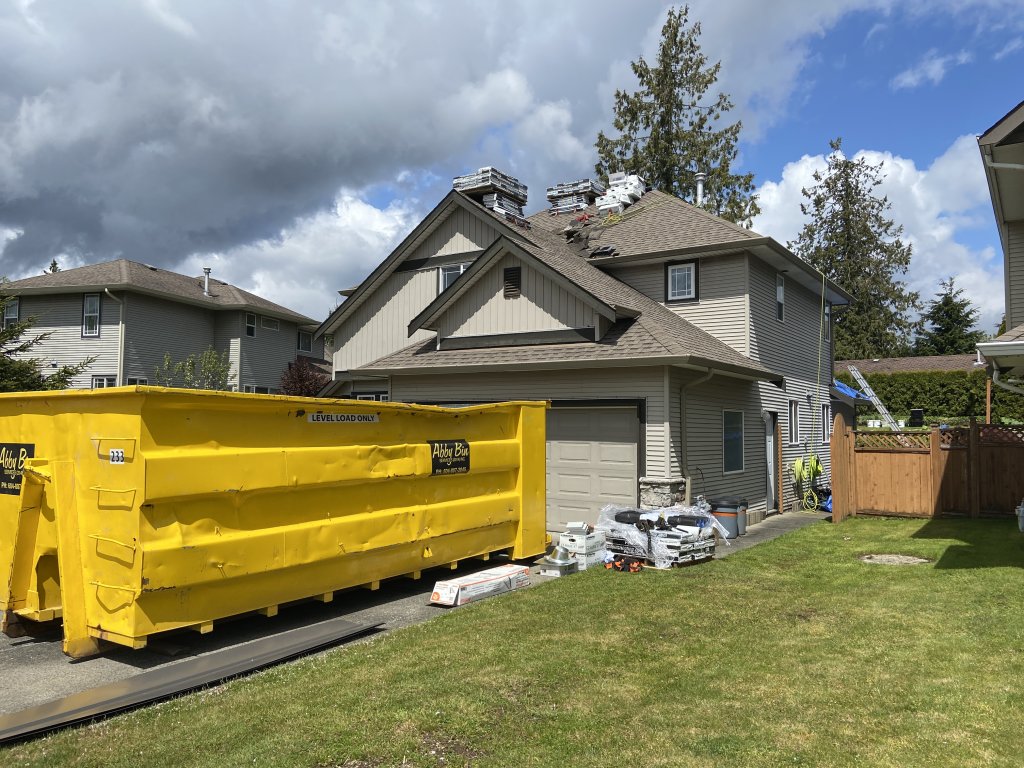 House Getting a new roof Front.JPG