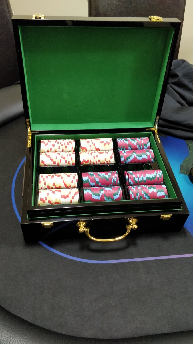 Hi Gloss Wood Poker Chip Case, Holds 500 Poker Chips