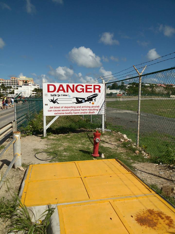 maho beach airport.jpg