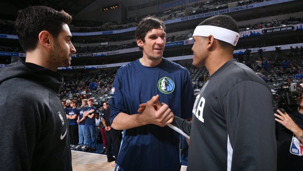 nba-boban-marjanovic-mains-5.jpg