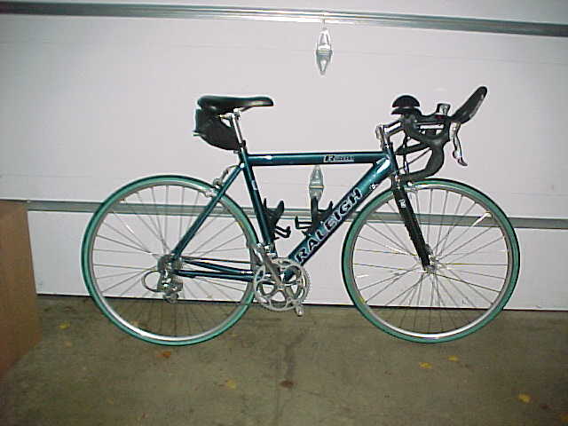 Raleigh 700 - Road Bike.jpg