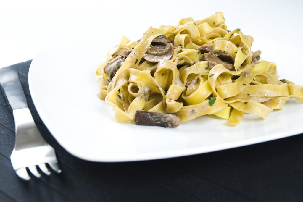 tagliatelle-panna-e-funghi.jpg