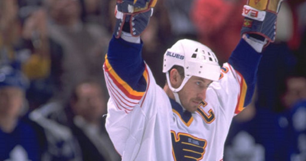 Wayne-Gretzky-Blues-captain.jpg