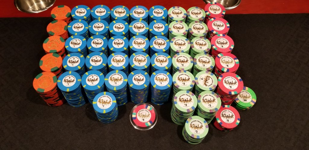 Caesar's cash set 900+ chips (43mm $5s)