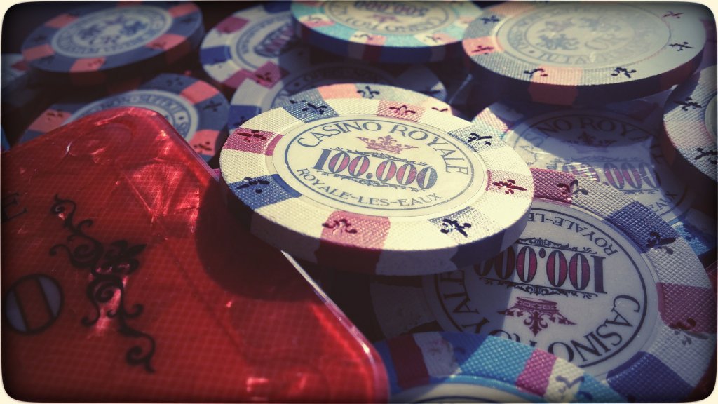 Classic Poker Chips - Casino Royale (Royale-les-Eaux)