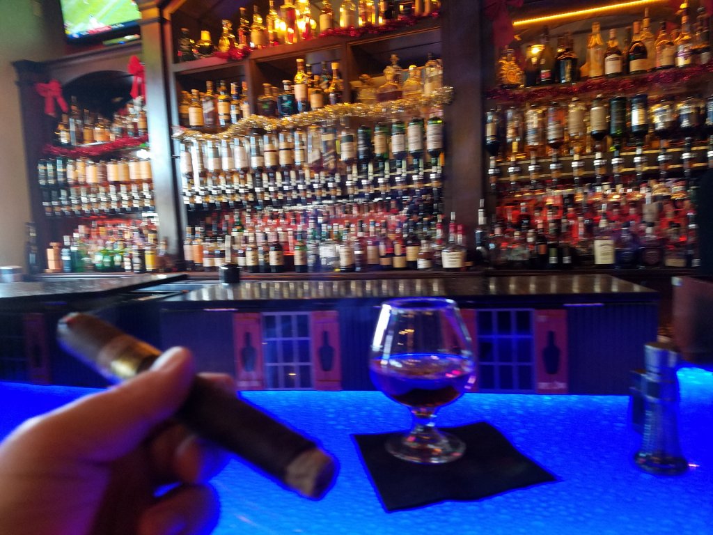 Corona Cigar Orlando Drew Estate Lounge