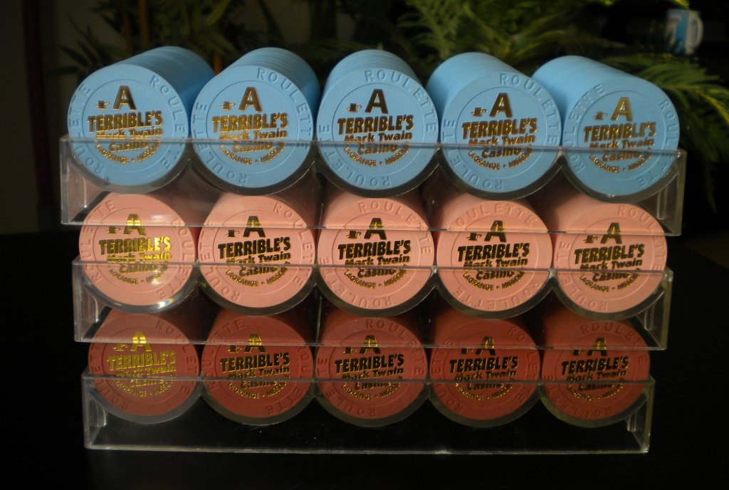 Paulson Terrible's Mark Twain Casino (Lagrange, MO) - Roulette chips set